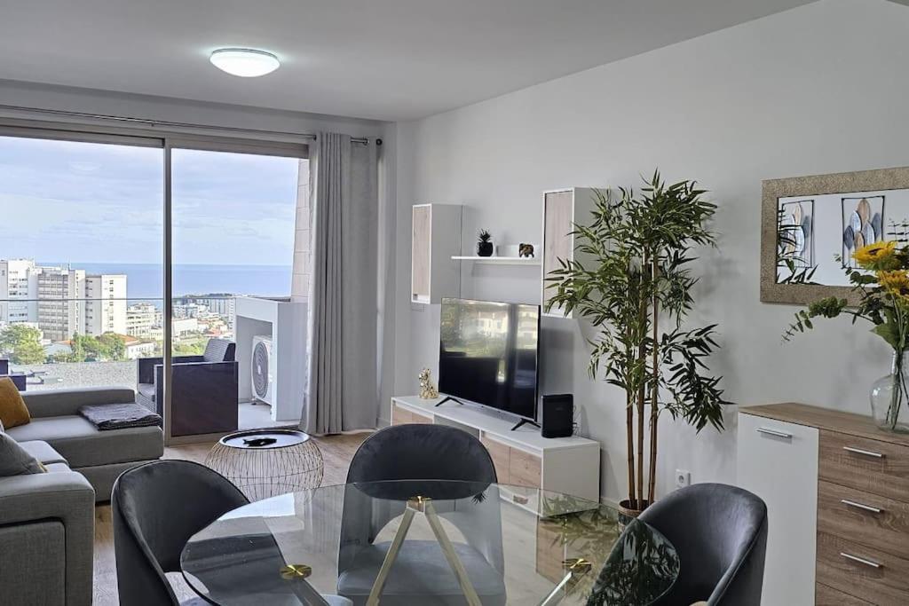 Apartament Vista Mar - Ac, Parking And Pool Funchal  Zewnętrze zdjęcie